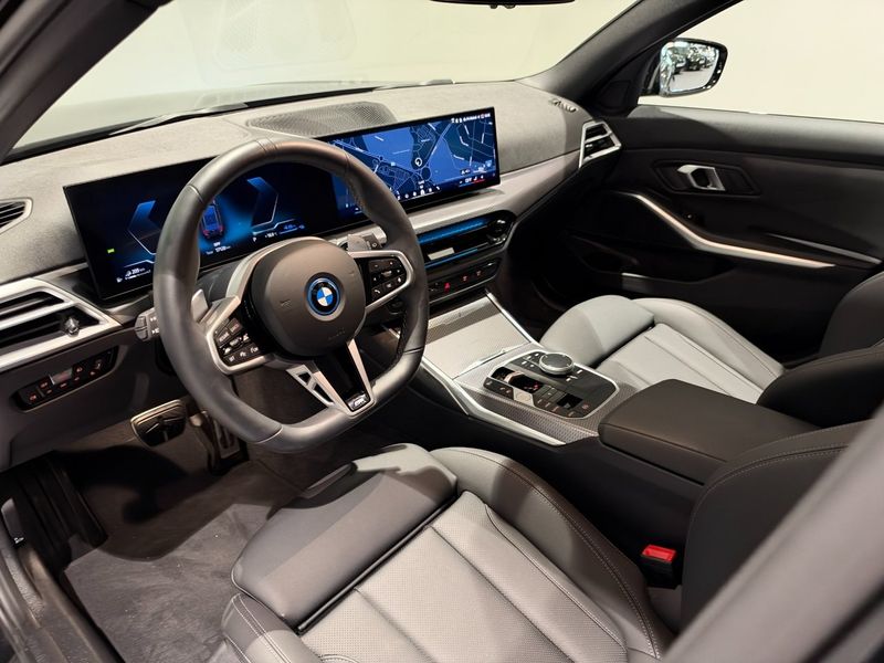 BMW 330 bild 11