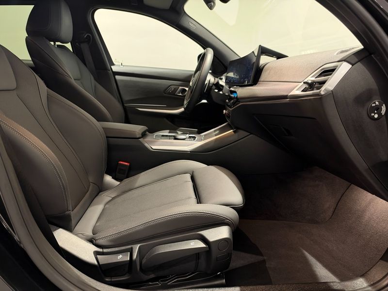 BMW 330 bild 8