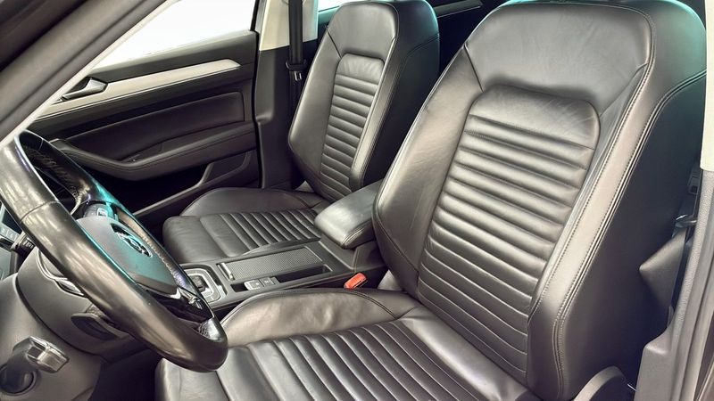 Volkswagen Passat bild 8