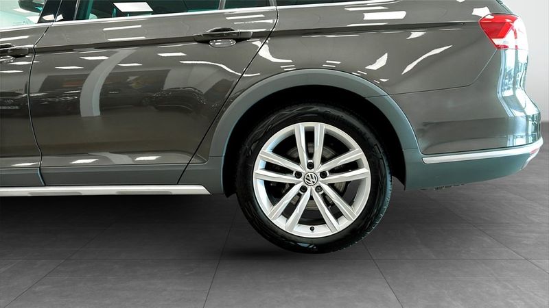 Volkswagen Passat bild 6