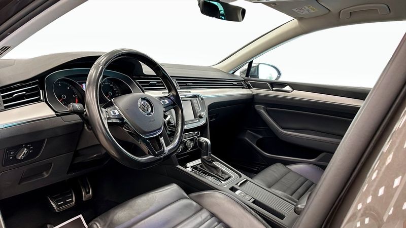 Volkswagen Passat bild 7