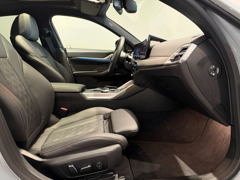 BMW i4 bild 8