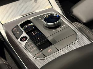 BMW i4 bild 16