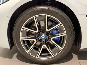 BMW i4 bild 5