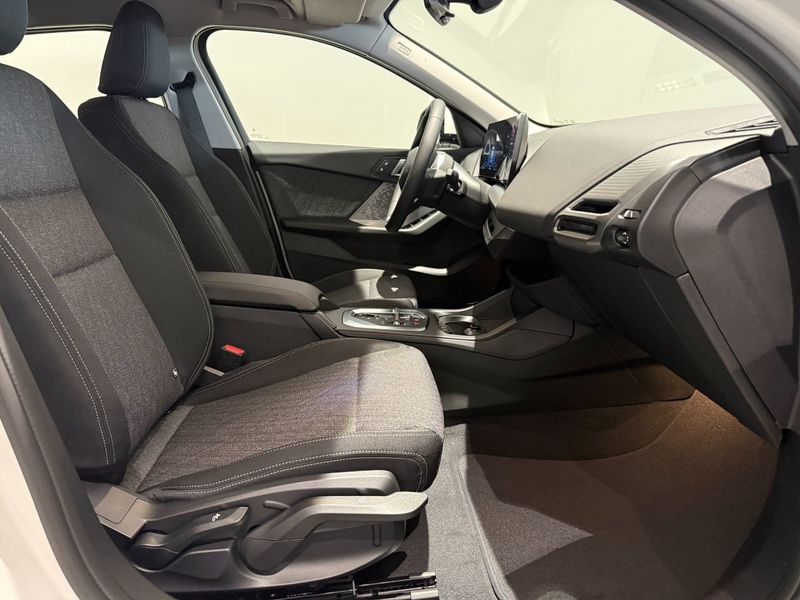 BMW 120 bild 8