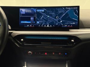 BMW 330 bild 16