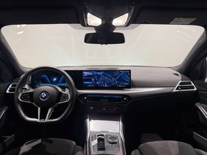 BMW 330 bild 12
