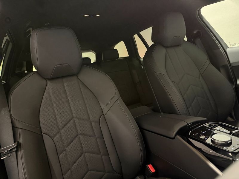 BMW i5 bild 17