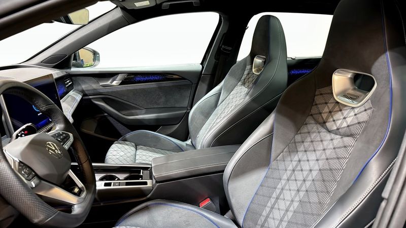 Volkswagen Passat bild 8