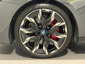 BMW i5 bild 5