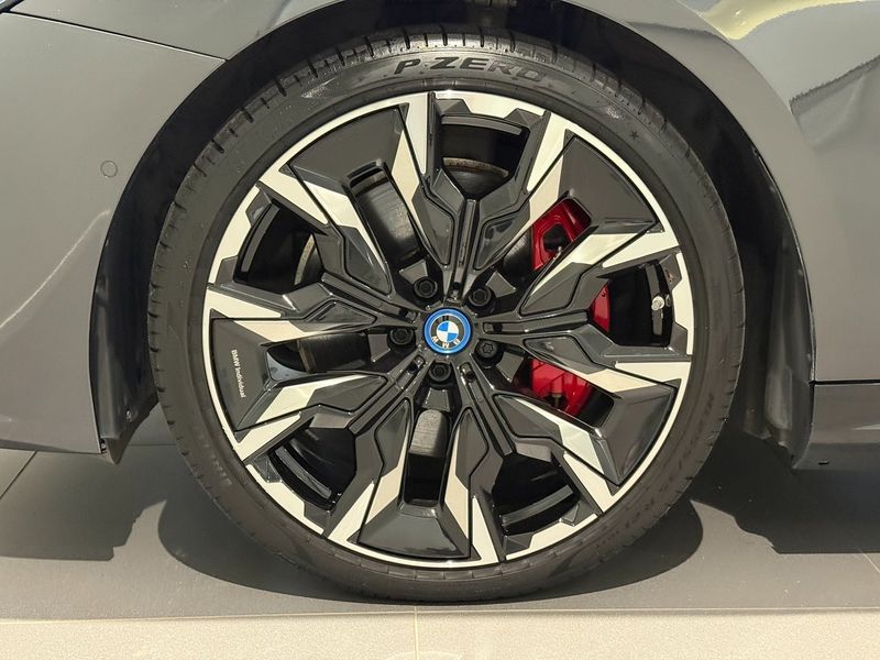 BMW i5 bild 5