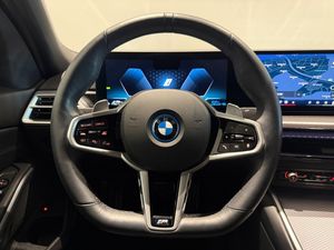 BMW 330 bild 13