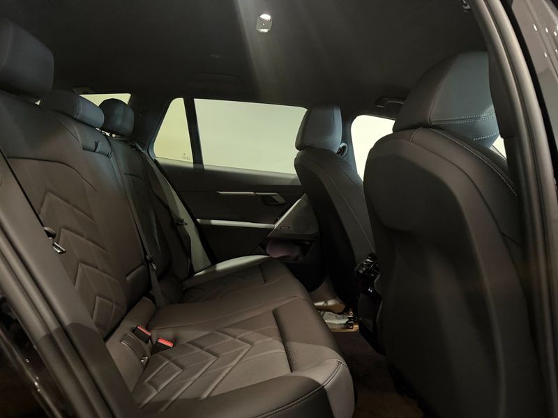 BMW i5 bild 7