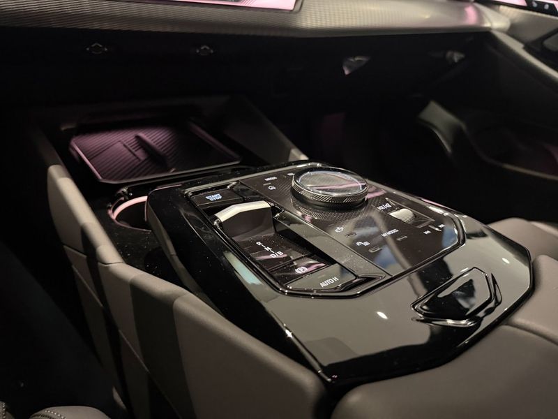 BMW i5 bild 17
