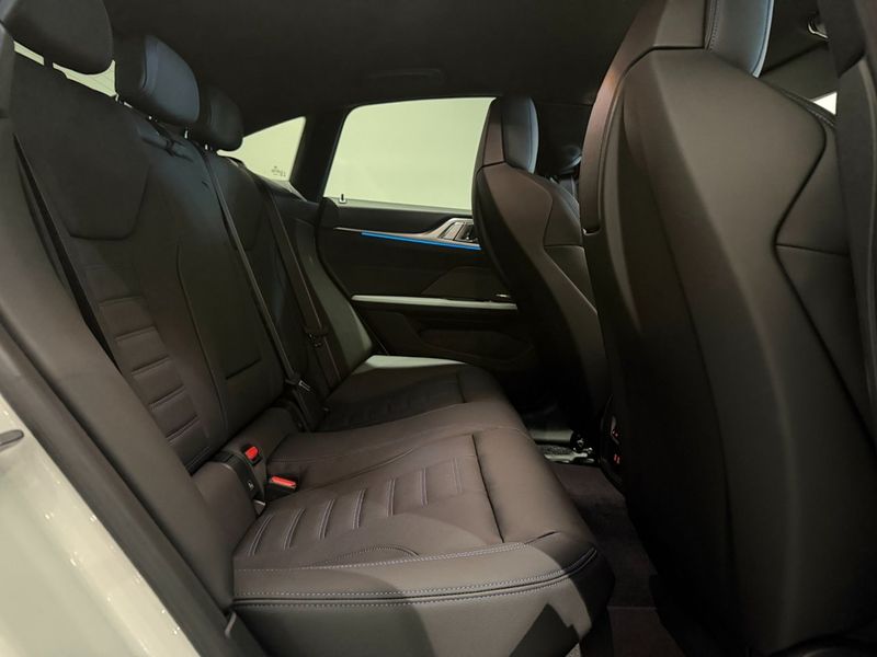BMW i4 bild 7