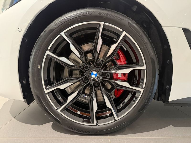 BMW i4 bild 5