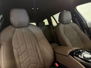 BMW i5 bild 17