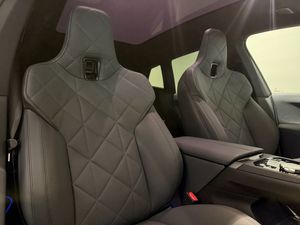 BMW iX bild 19