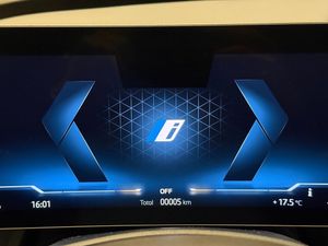 BMW iX bild 16