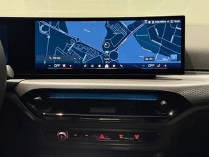 BMW 330 bild 14