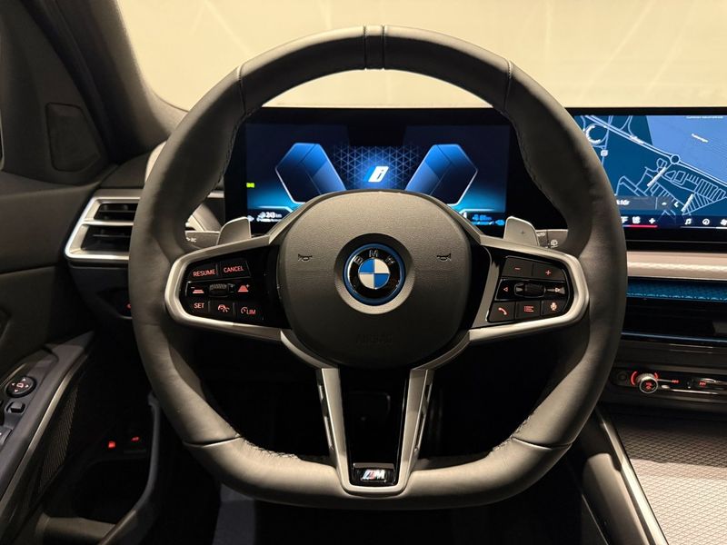BMW 330 bild 15