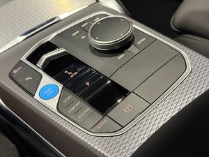 BMW i4 bild 16