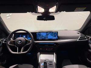 BMW i4 bild 12