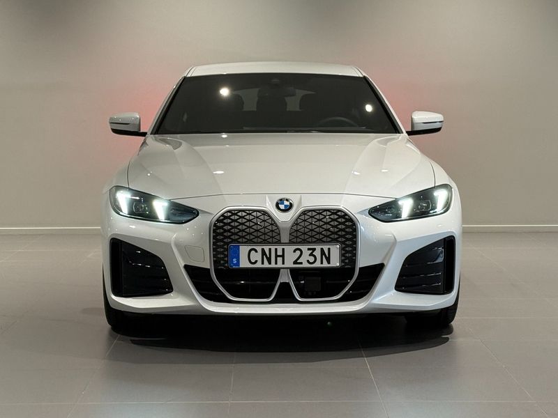 BMW i4 bild 2