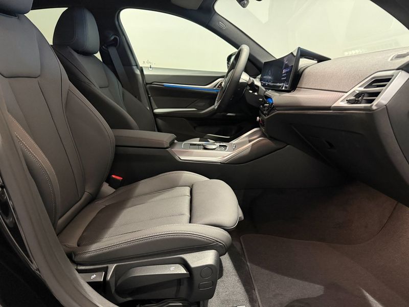 BMW i4 bild 8