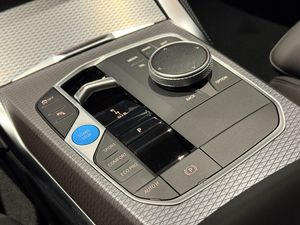 BMW i4 bild 16