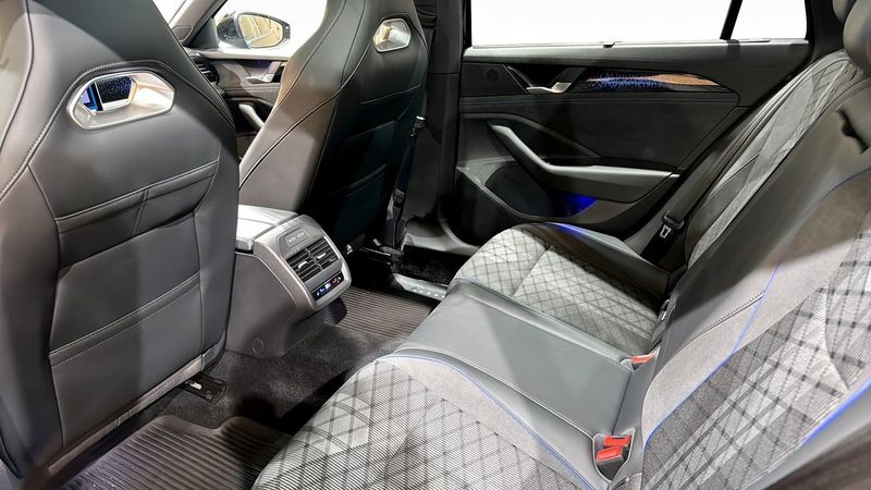 Volkswagen Passat bild 12