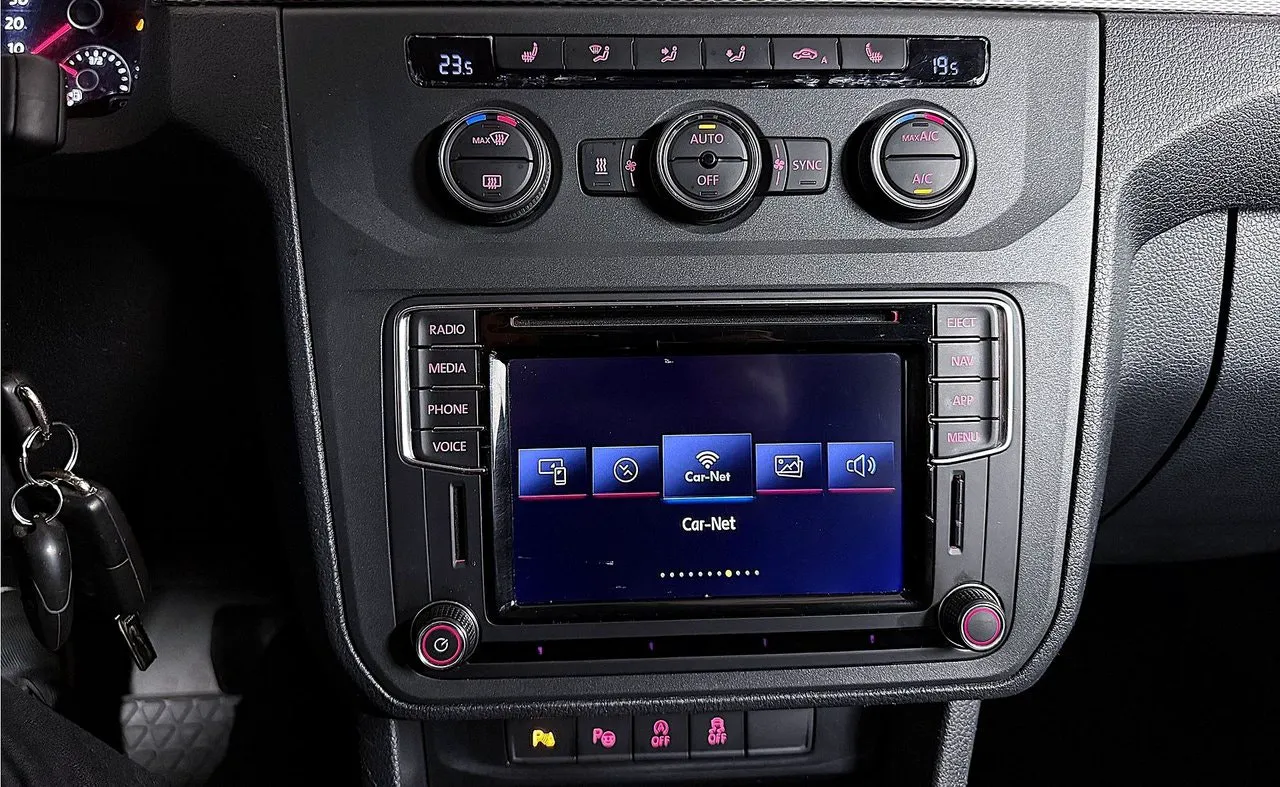 Vehicle image 18