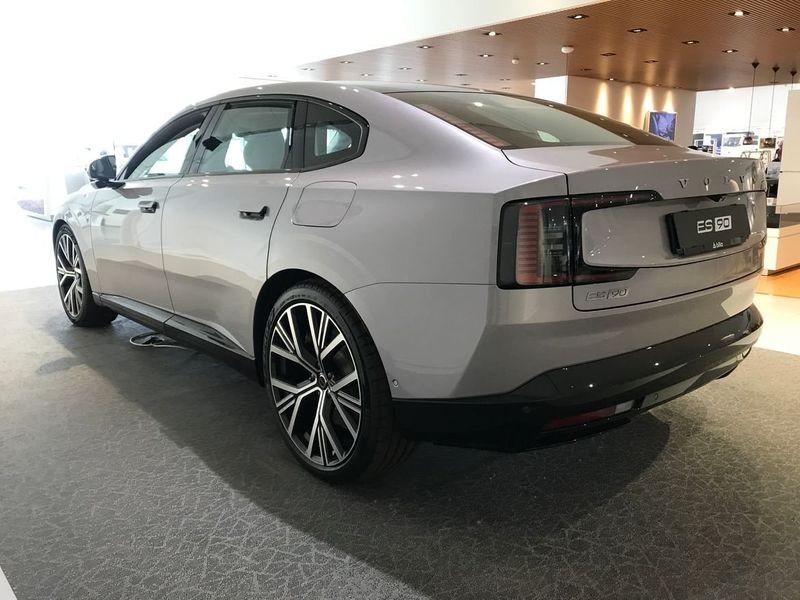 Volvo ES90 bild 3