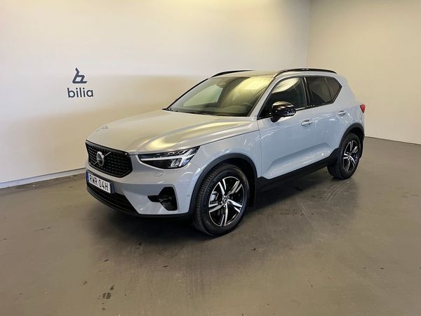 Volvo XC40 B3 FWD Bensin Plus Dark - 2025