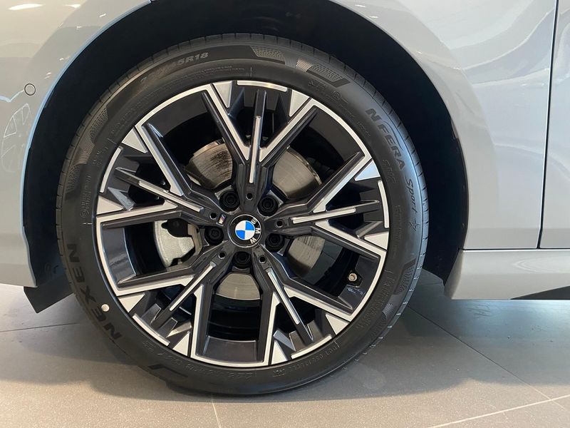 BMW 120 bild 2