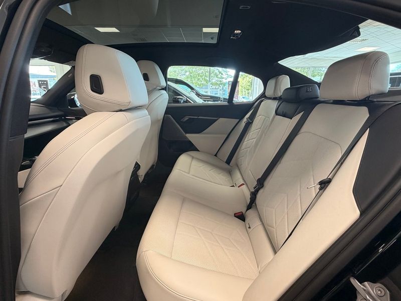 BMW 520 bild 8