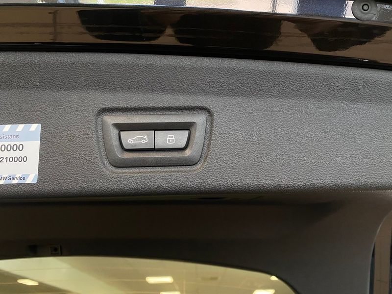 BMW i4 bild 9