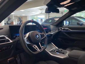 BMW i4 bild 5