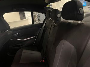 BMW 330 bild 6