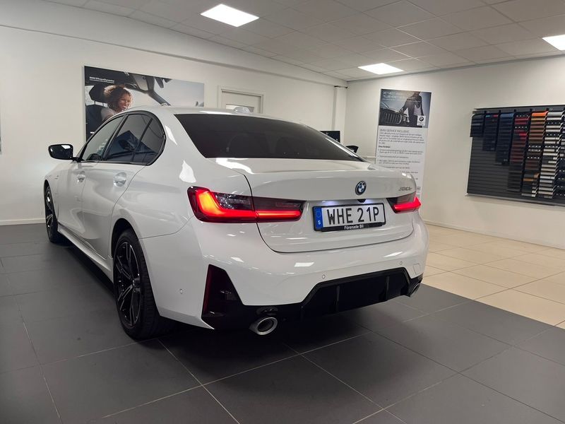 BMW 330 bild 8