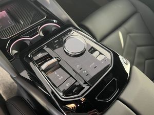 BMW i5 bild 8
