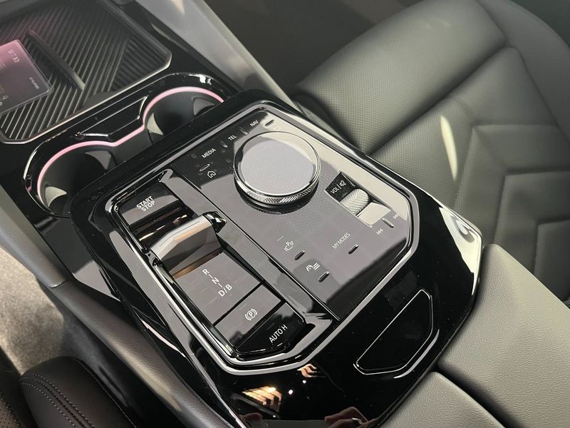 BMW i5 bild 8