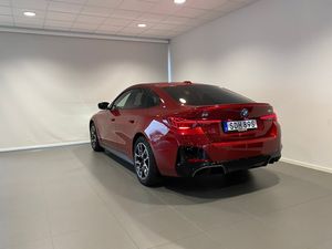BMW i4 bild 13