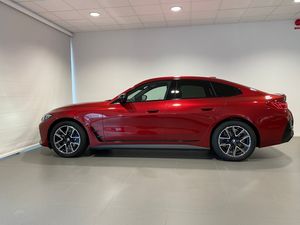 BMW i4 bild 2