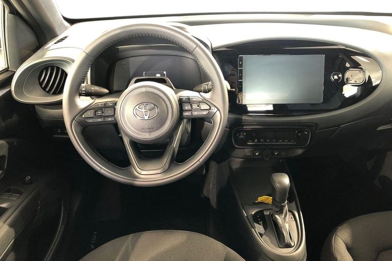 Toyota Aygo X bild 2