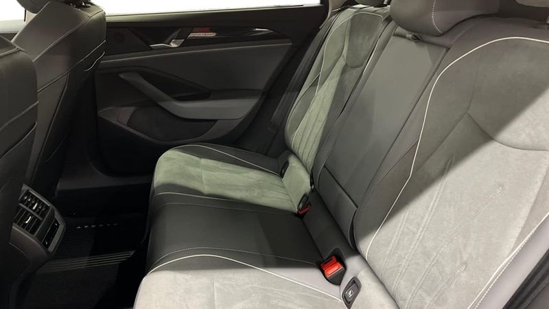 Volkswagen Passat bild 8