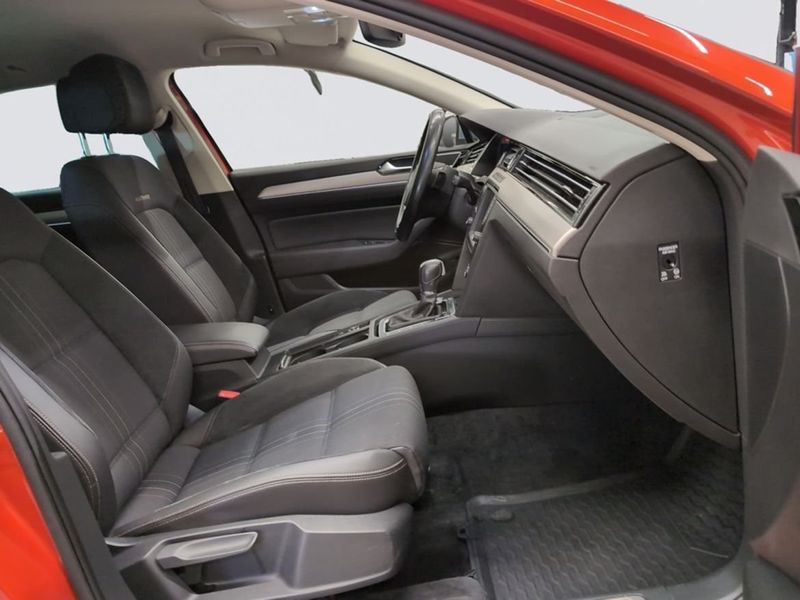 Volkswagen Passat bild 14
