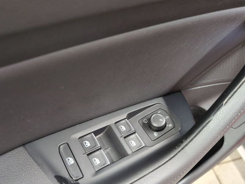 Volkswagen Passat bild 8