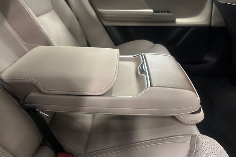 Volvo ES90 bild 19