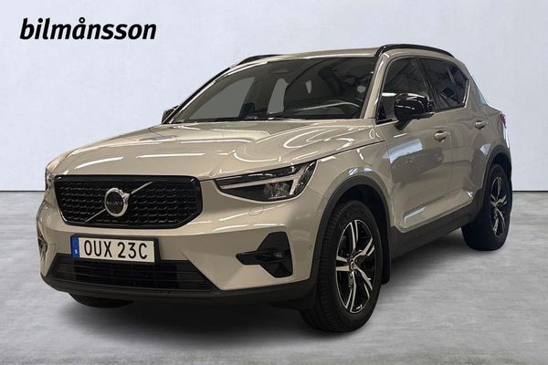 Volvo XC40 B3 FWD Bensin Plus Dark - 2025